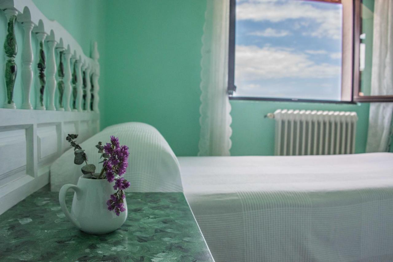 El Castanu Guest house *