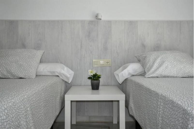Apartamento ¡nuevo! Zona Tranquila Cerca De La Playa De La Carihuela *