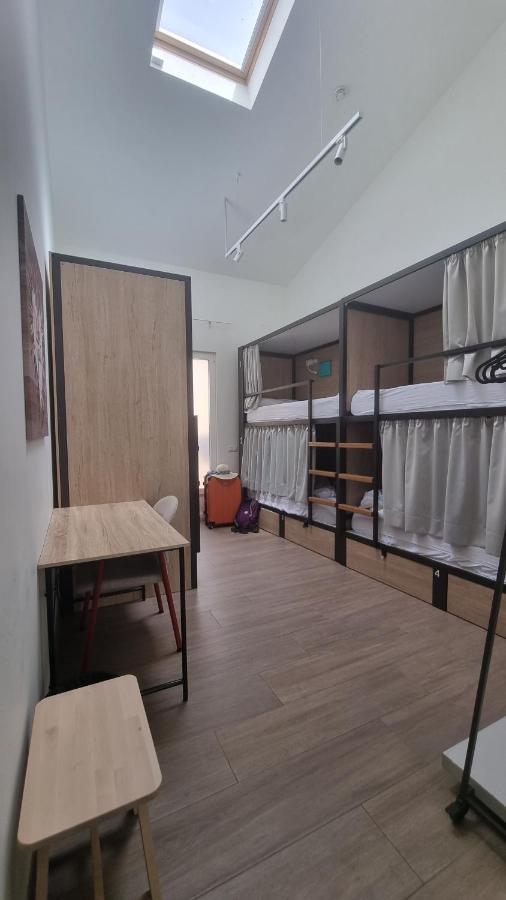 Nut Hostal *