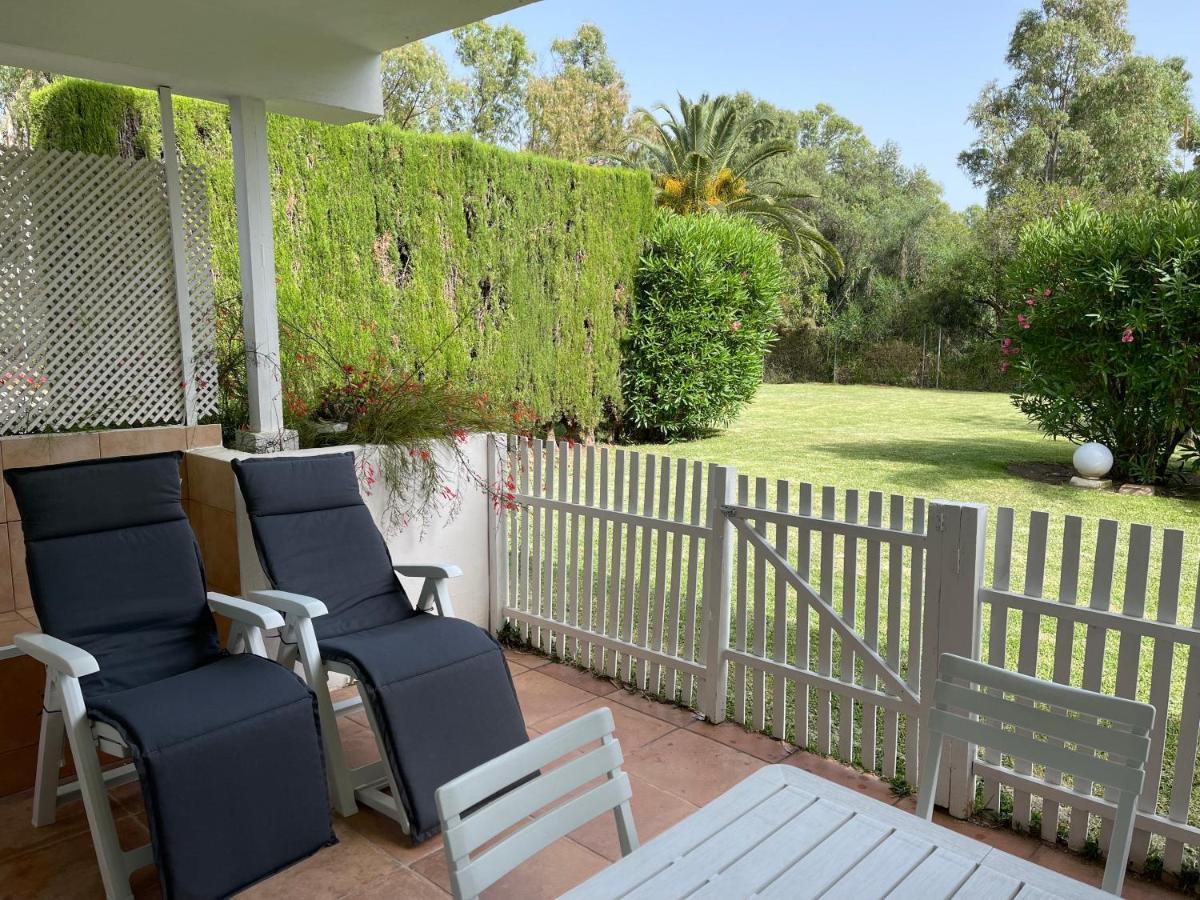 Puerto Banus Beachfront Retreat: Terrace, Pool & Tennis