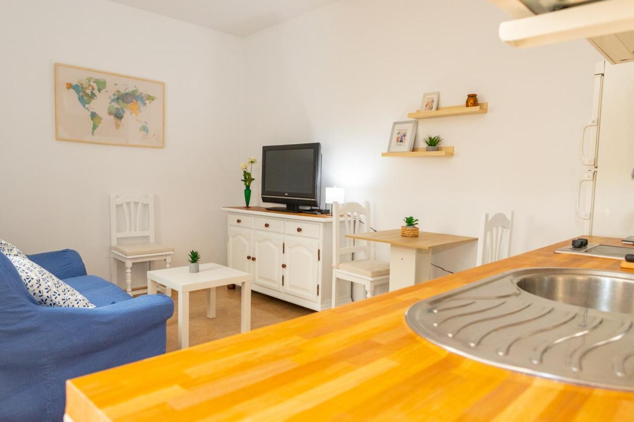 Apartamento Loft Con Patio Andaluz A 5 Min De La Playa Y En El Casco Histórico