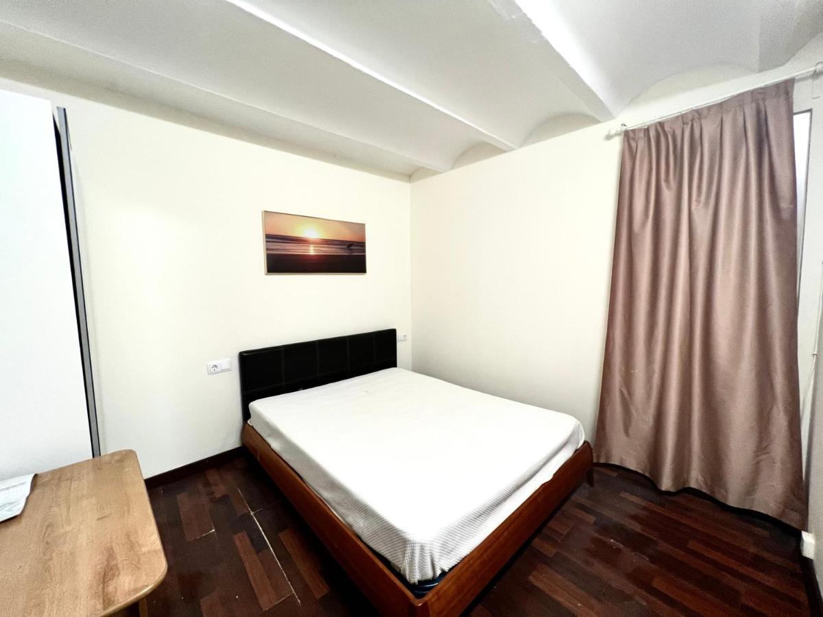 Close Park Gueell 2 Barcelona