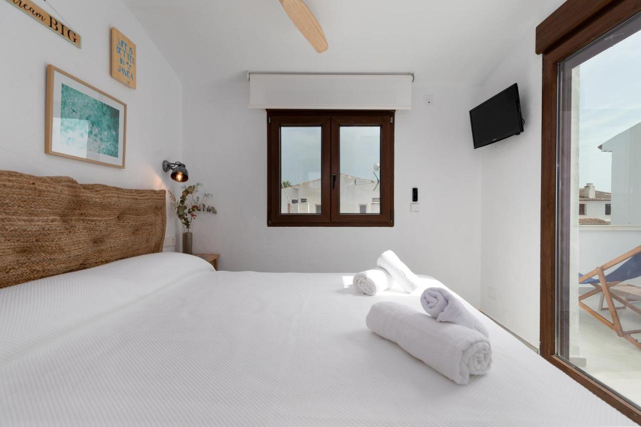 Cala Blanca House *