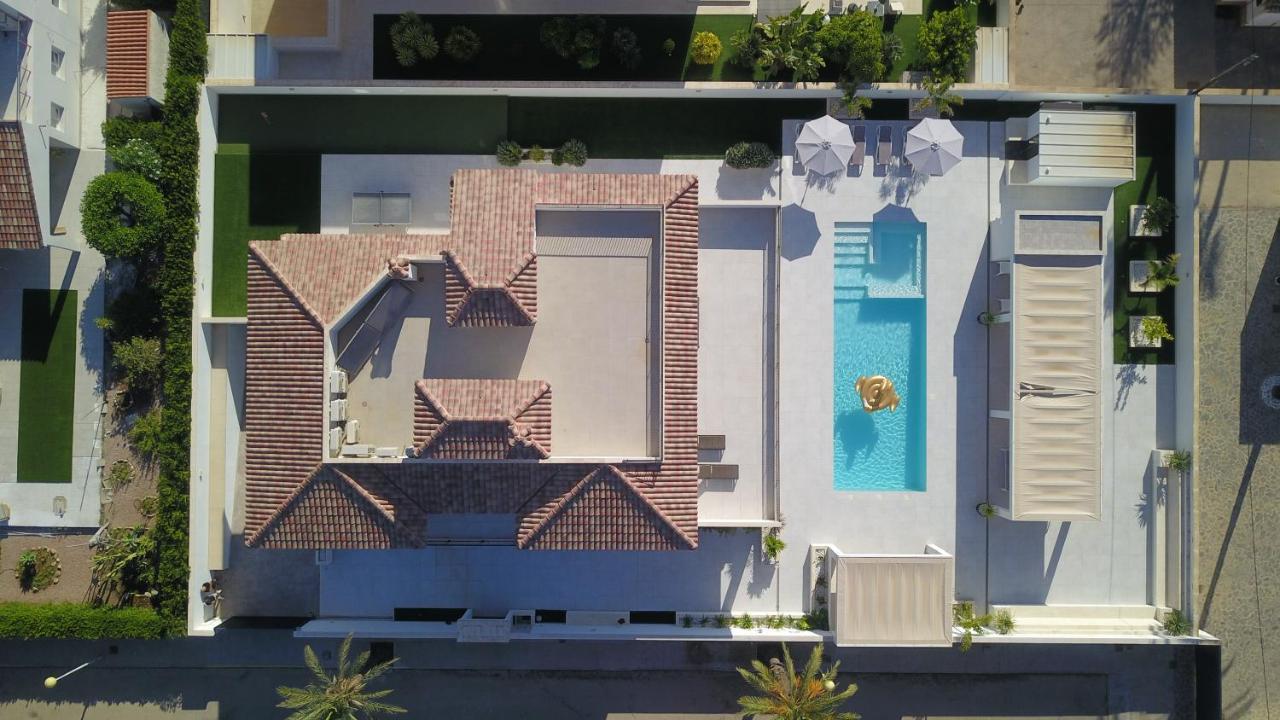 Luxury Seaside With Private Pool In Cabo Roig Villa