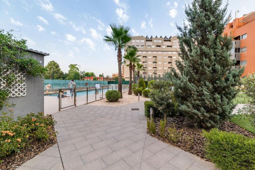 Apartamento Moderno Con Piscina Y Parking