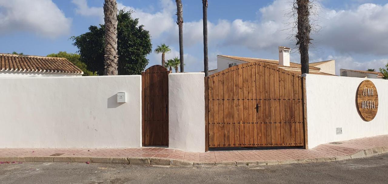 Zenia Hostal