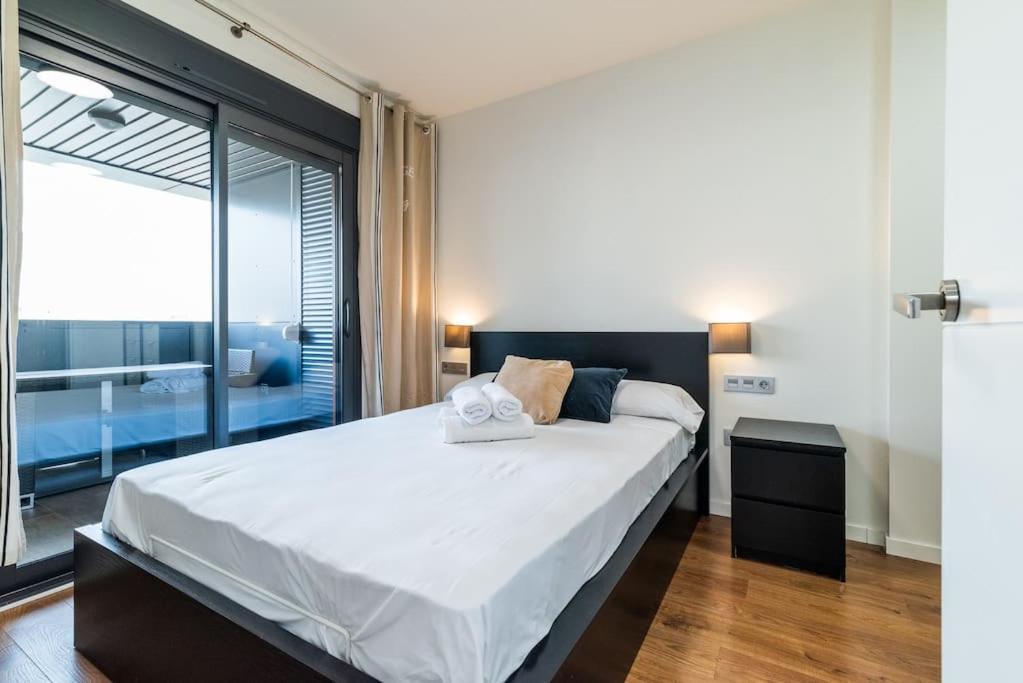 Moderno Con Piscina Y Parking Apartamento *