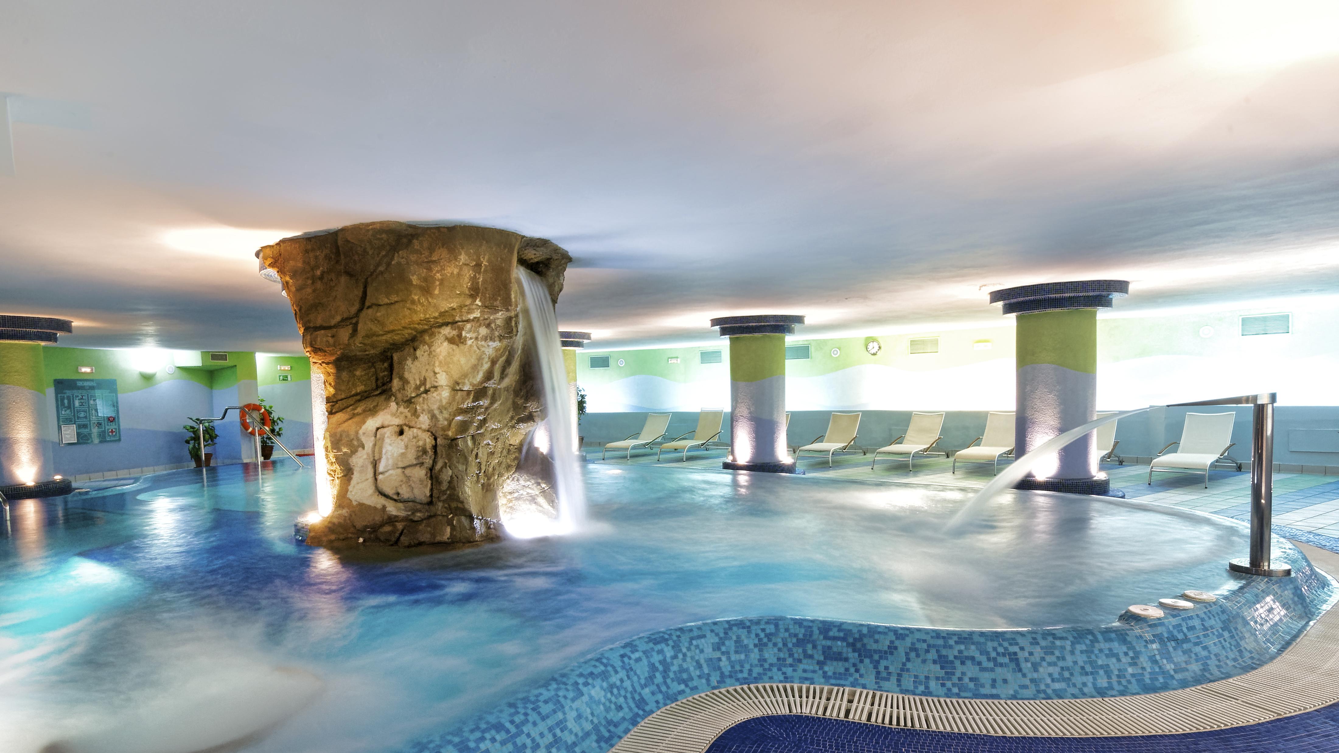 Bull Escorial&spa 3*