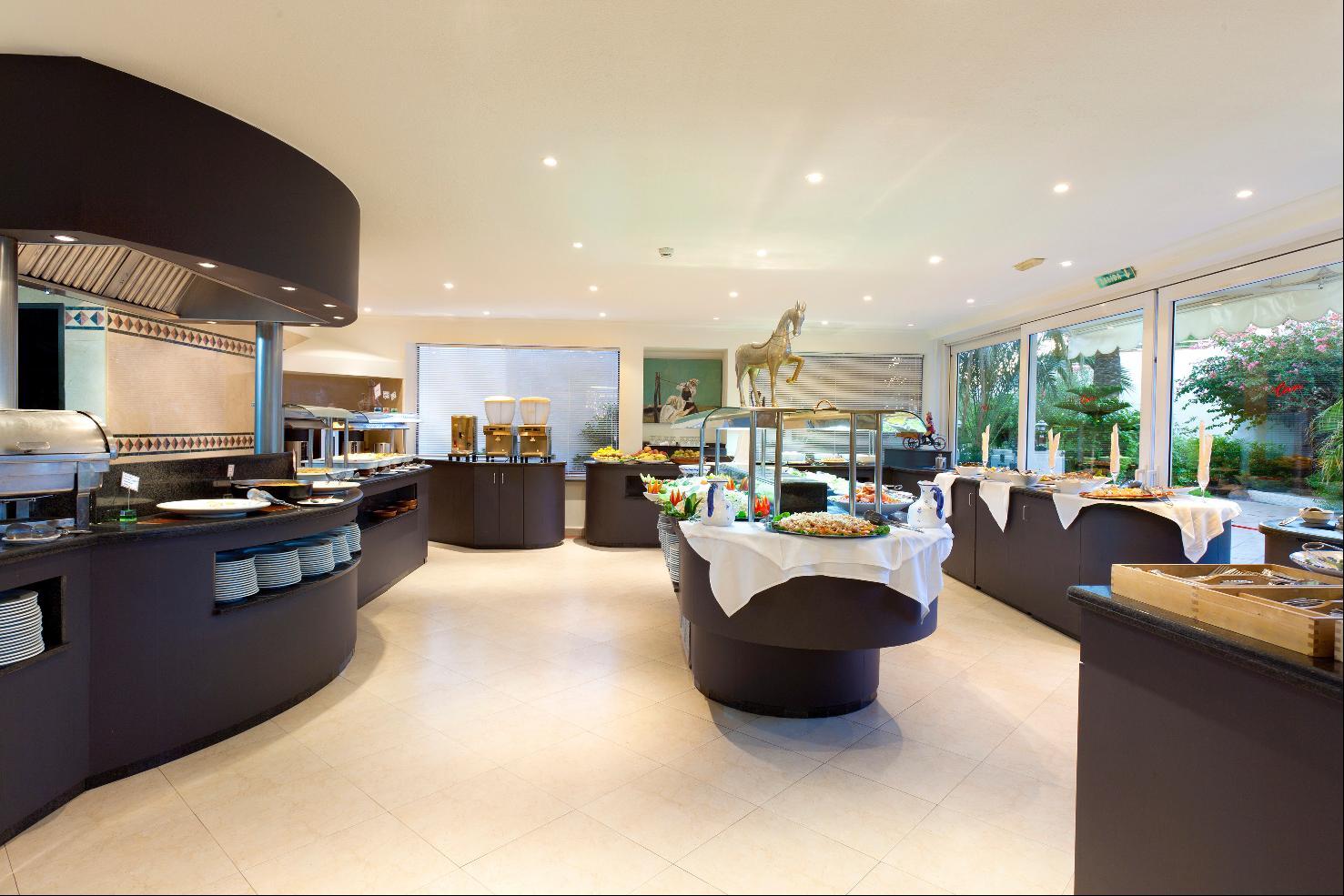 Sol Barbacan Apartahotel