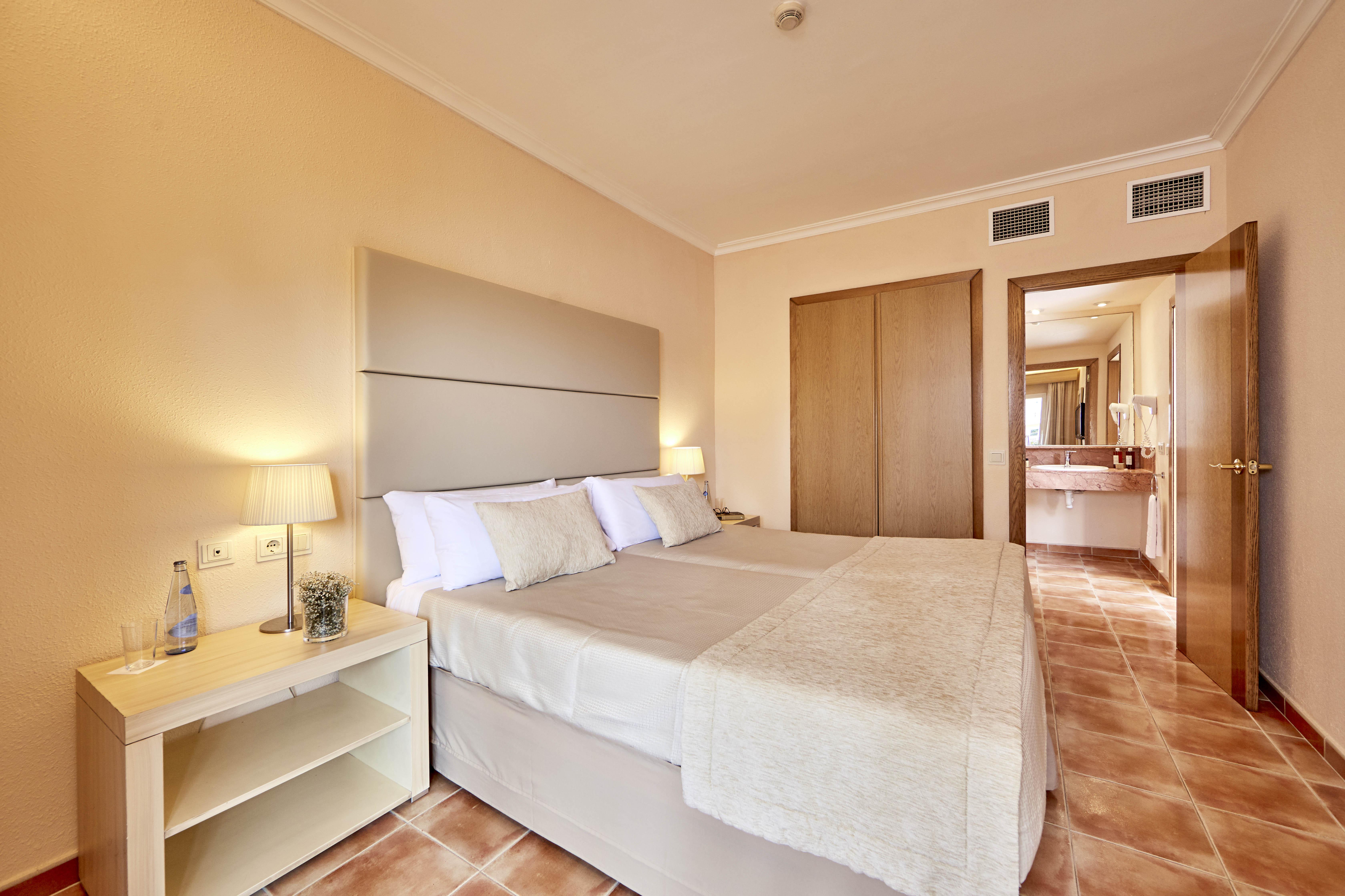 Zafiro Picafort Aparthotel 4*