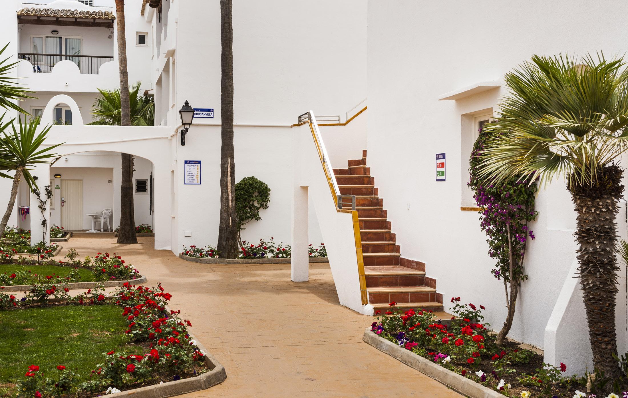 Globales Bouganvilla Aparthotel 3*