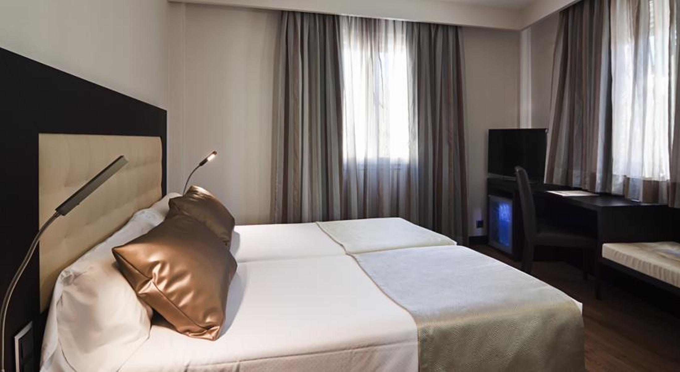 Catalonia Santa Justa Hotel 4*