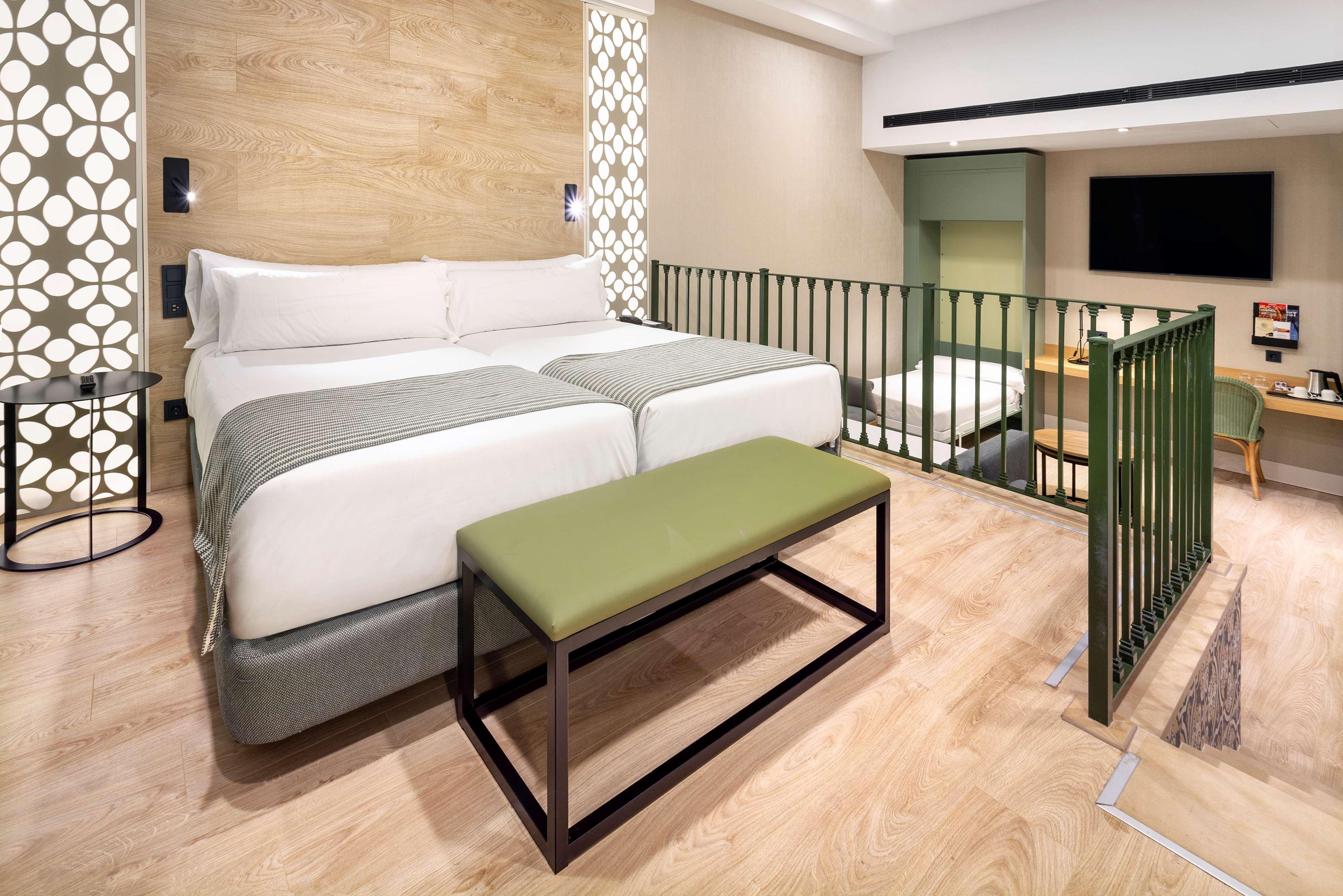 Hotel Catalonia Santa Justa 4*