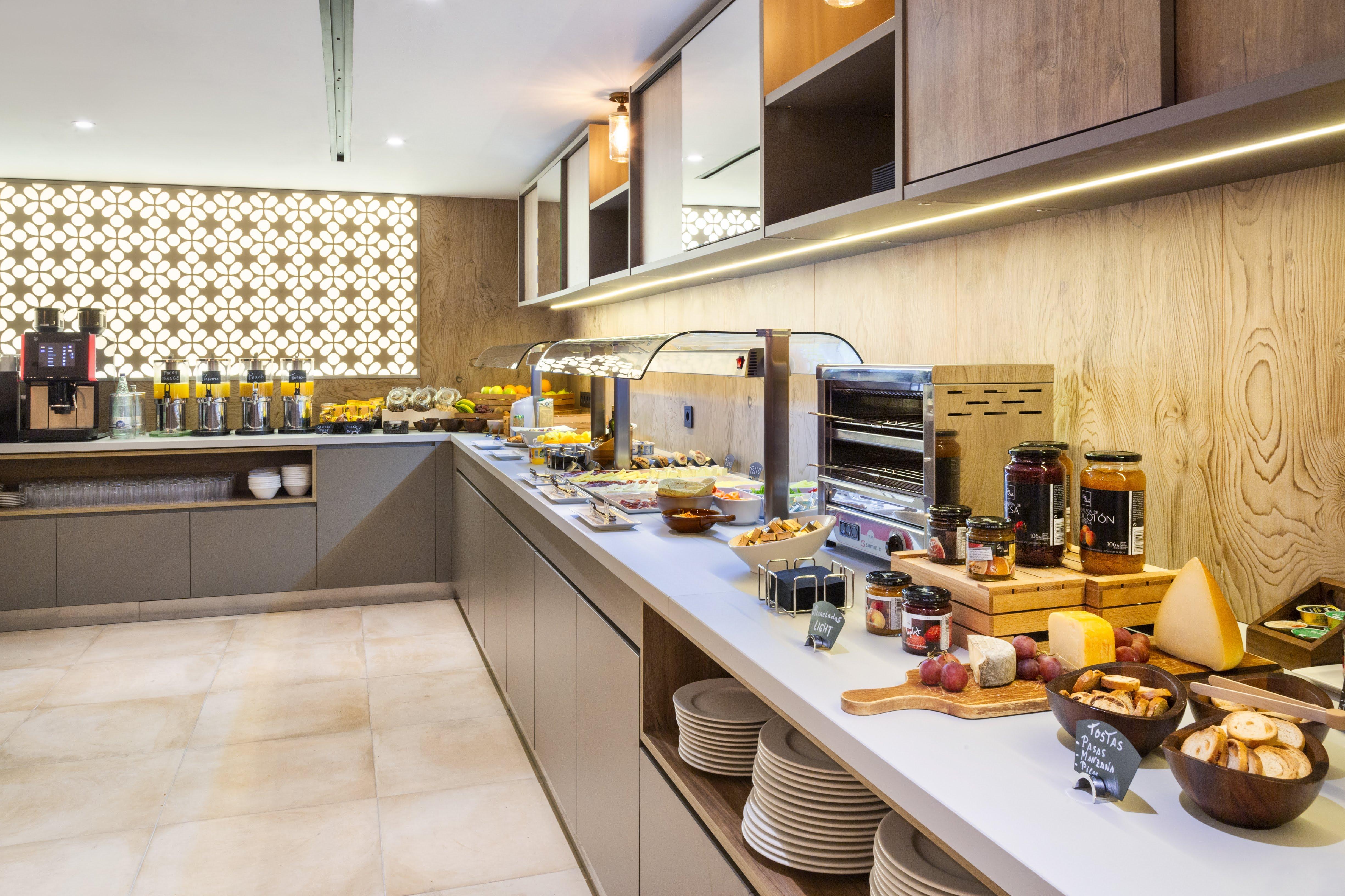 Catalonia Santa Justa Hotel 4*