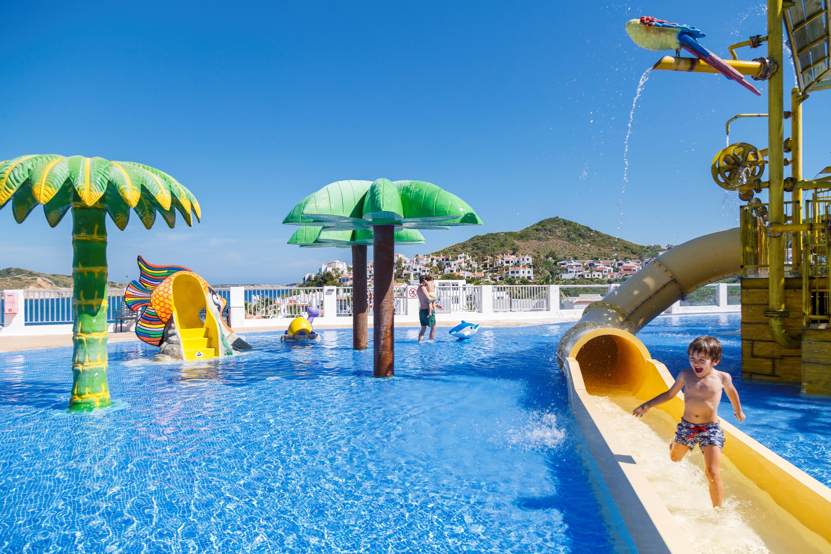 Fergus Club Carema Splash Apartahotel 4*