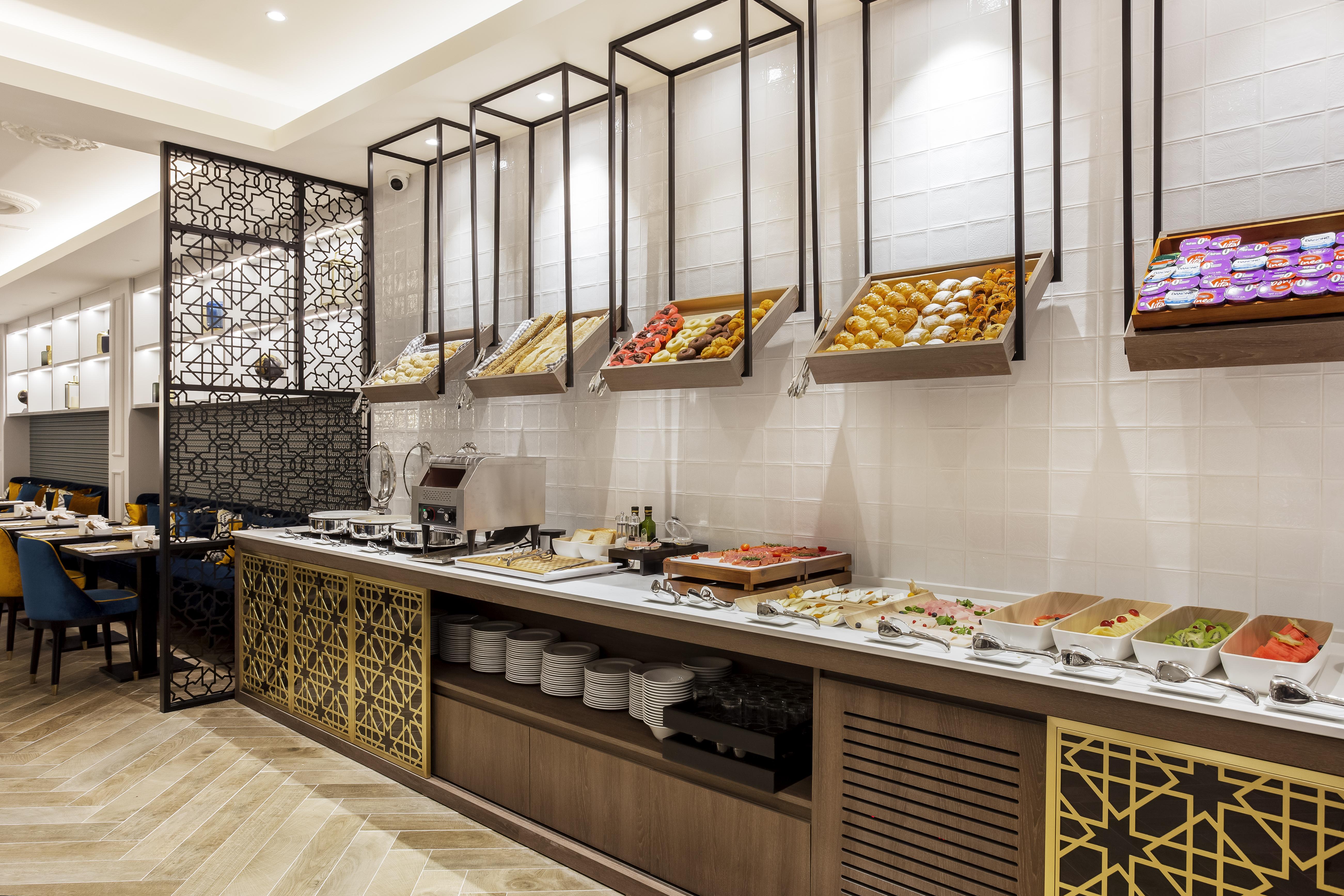 Eurostars Puerta Real Hotel 4*