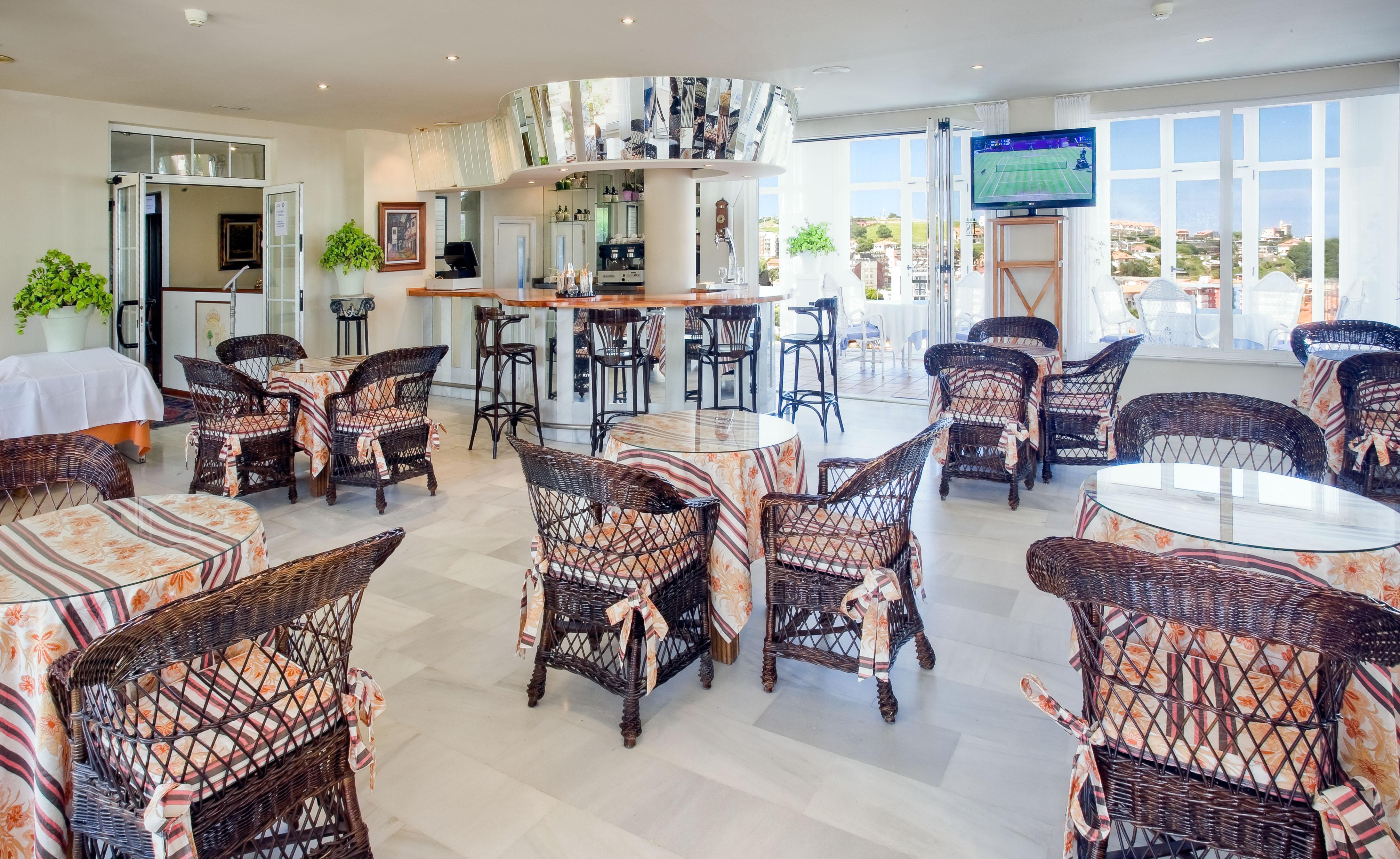 Hotel Suances 3*