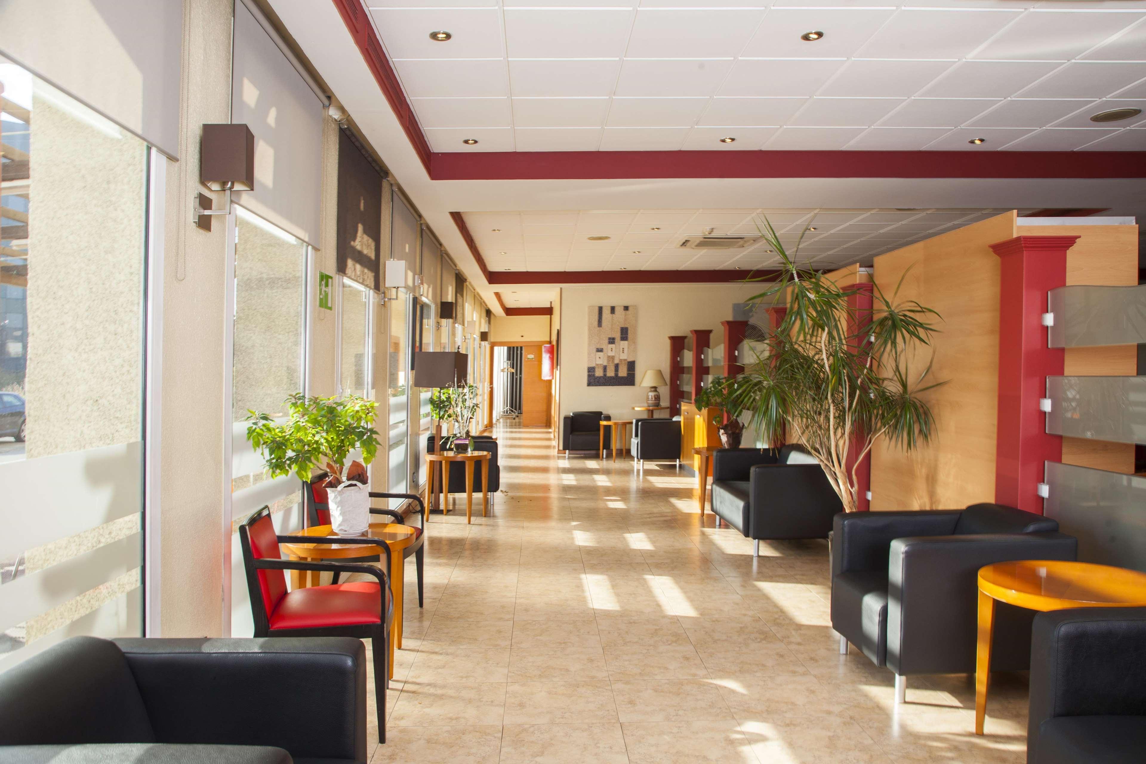 Hotel Travelodge Barcelona Del Valles 3*