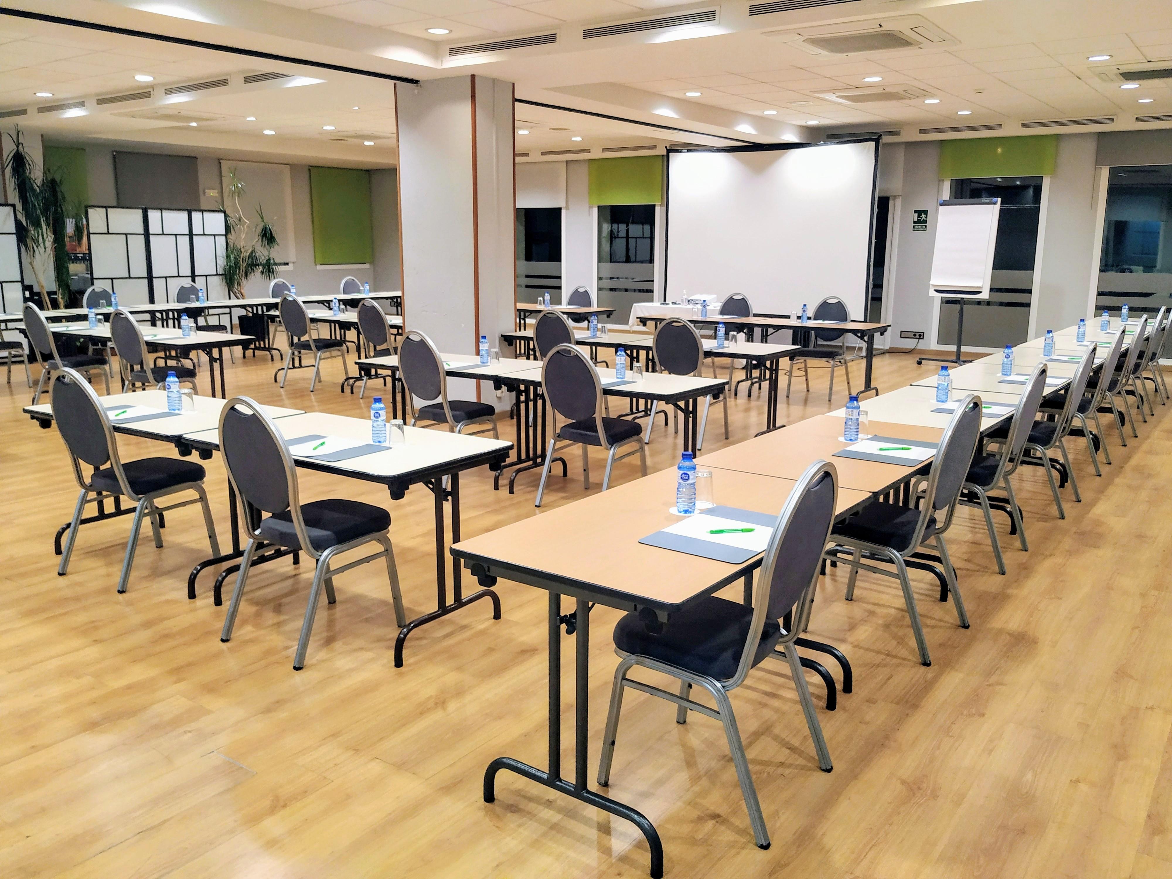 Travelodge Barcelona Del Valles Hotel