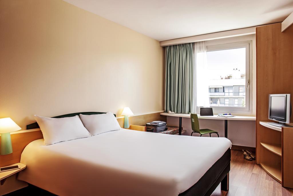 Barcelona Hotel 2*