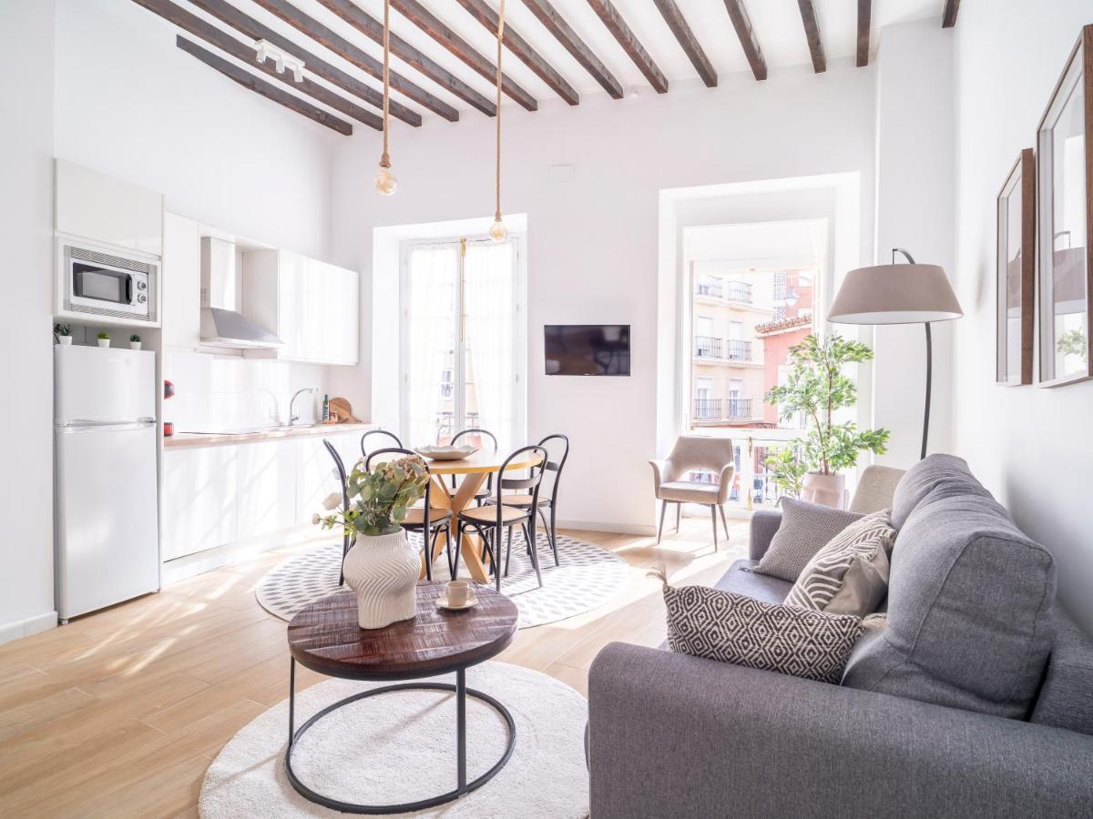 Apartment Sanders Lavender - Delightful Two-bedroom Downtown Malaga