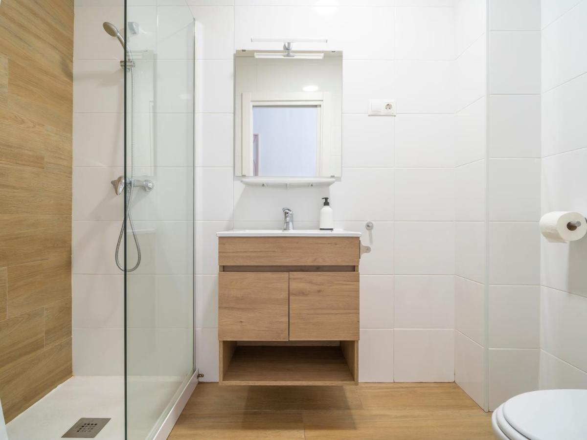 Sanders Lavender - Delightful Two-bedroom Downtown Apartment *