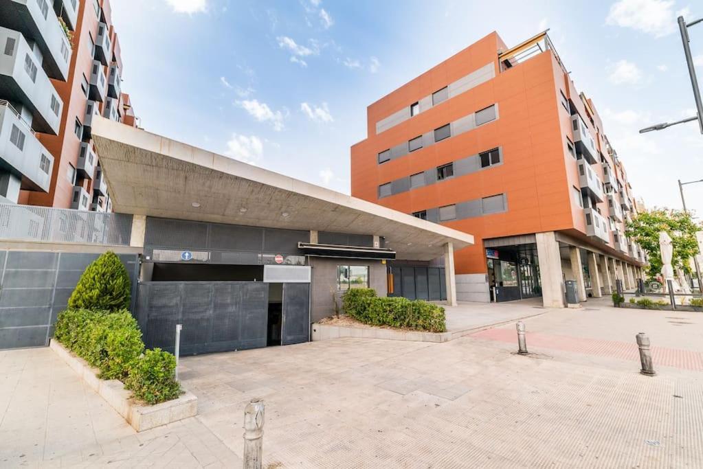 Moderno Con Piscina Y Parking Apartamento