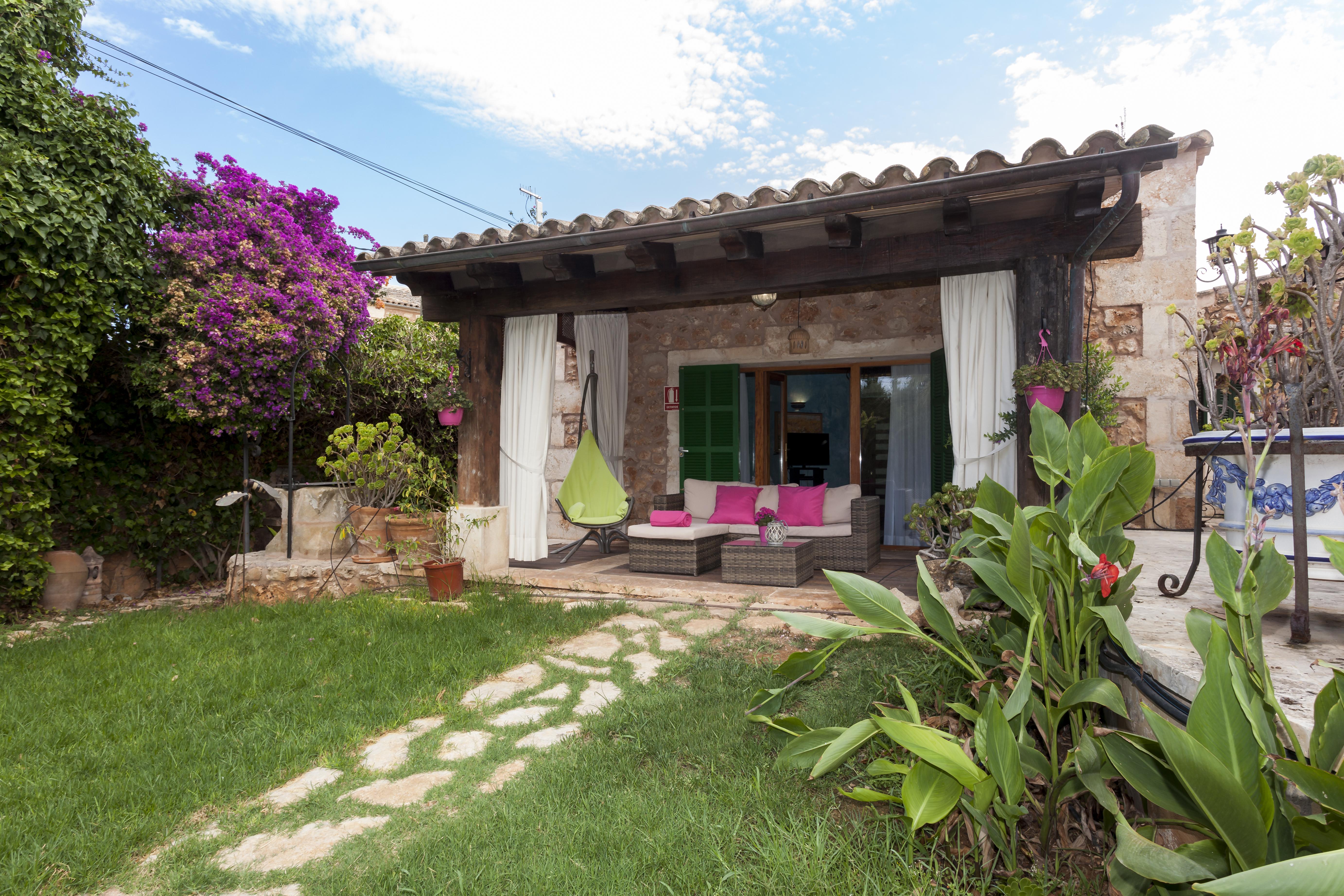 Es Revellar Art - Adults Only Farm stay *