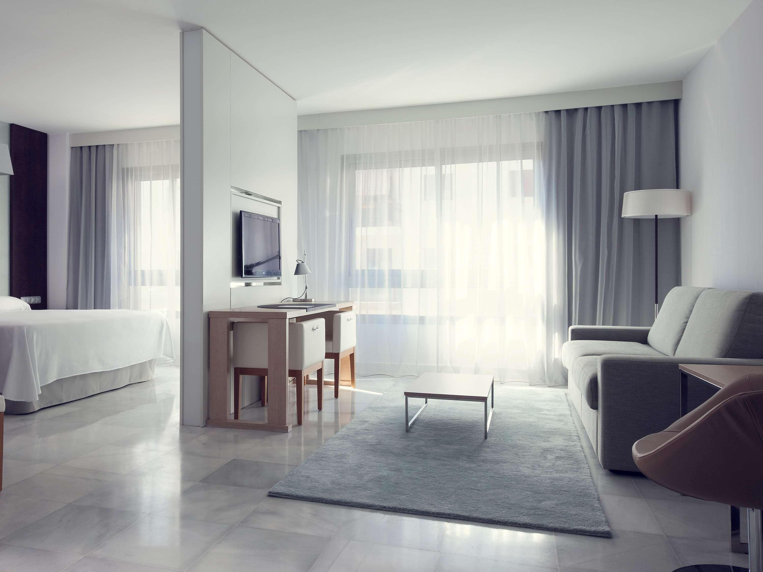Hotel Suittes 3*