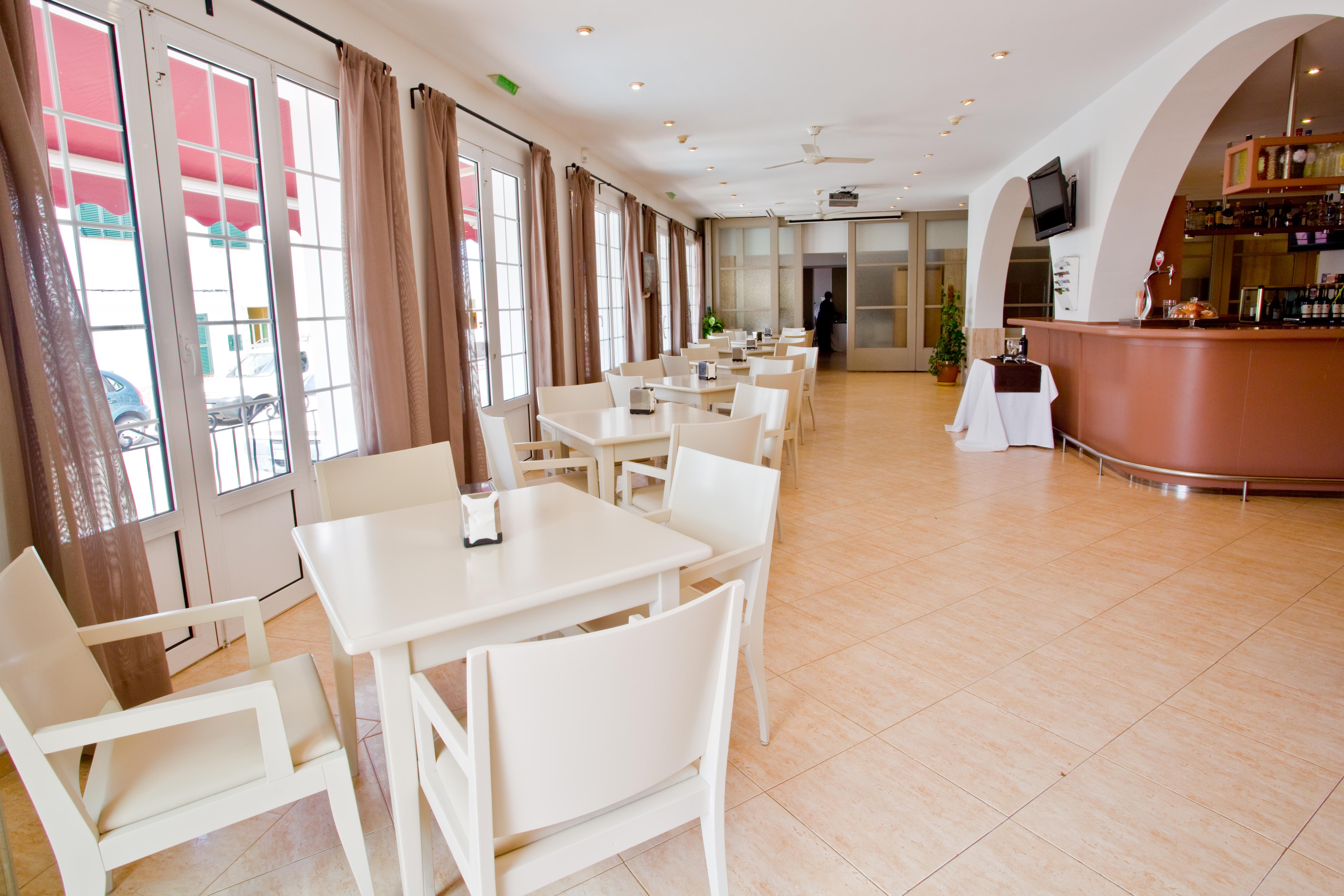 Jeni & Restaurant Hotel 3*