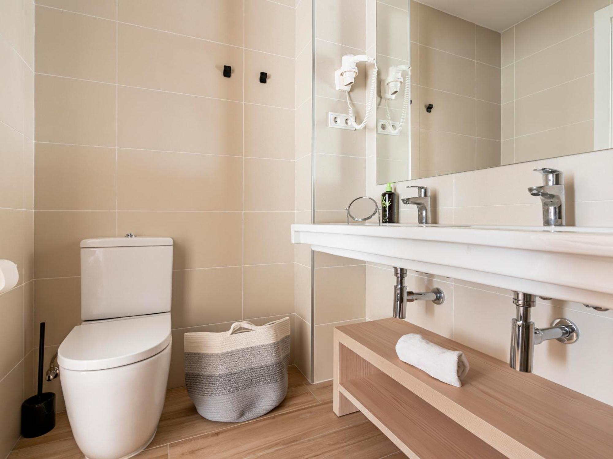 Limehome Carrer De Besalu 82 * Barcelona