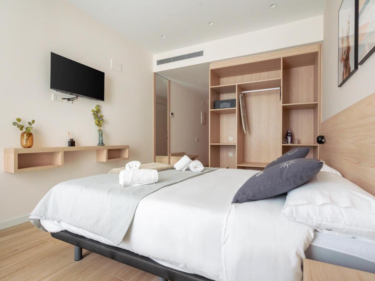 Limehome Carrer De Besalu 82 Hotel