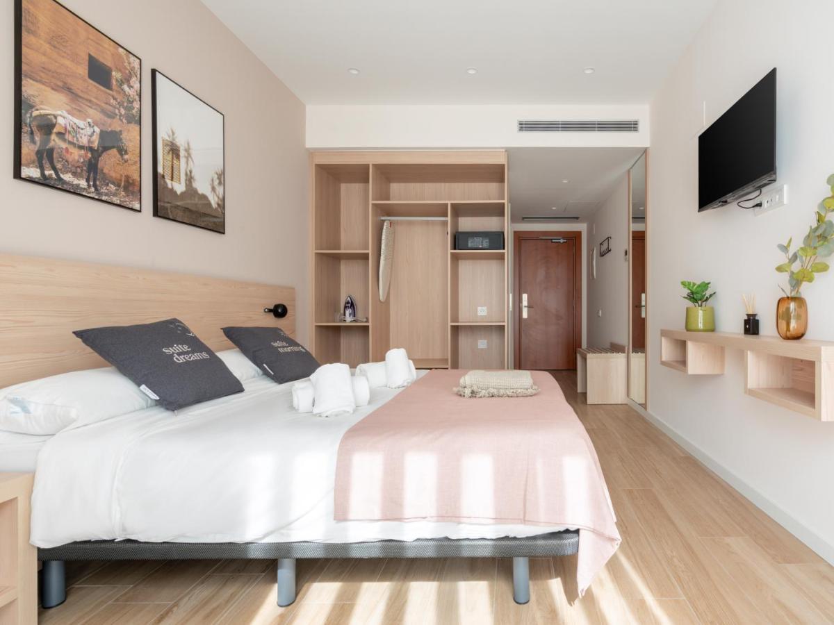 Hotel Limehome Carrer De Besalu 82 Barcelona