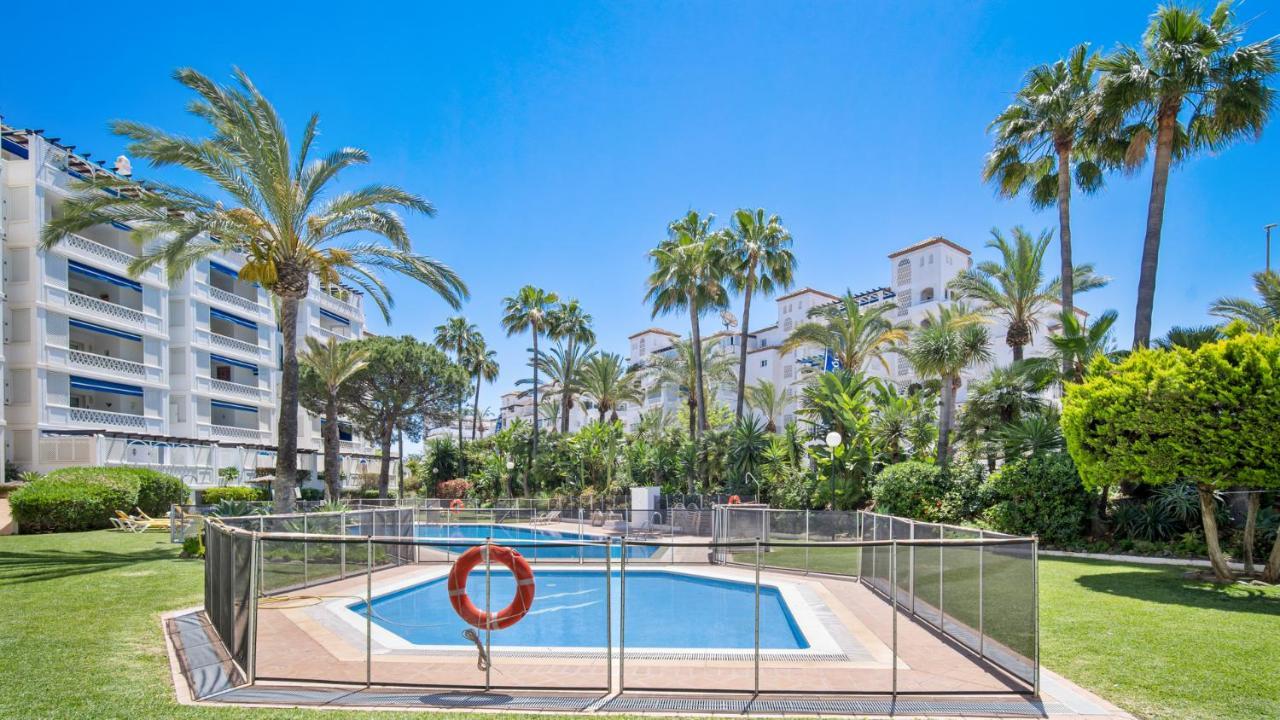 De 2 En Gaviotas - Puerto Banús *