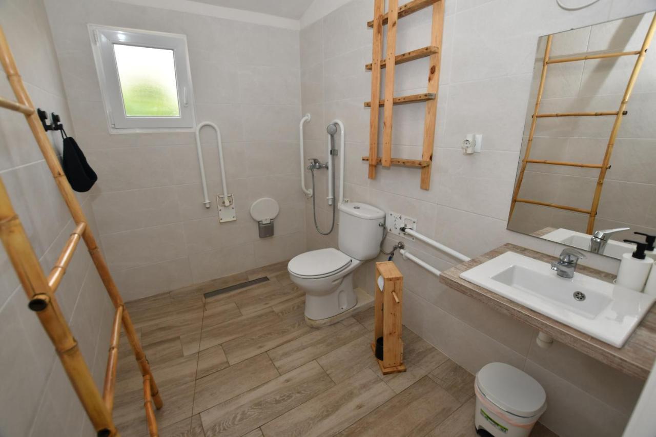 Zenia Hostal