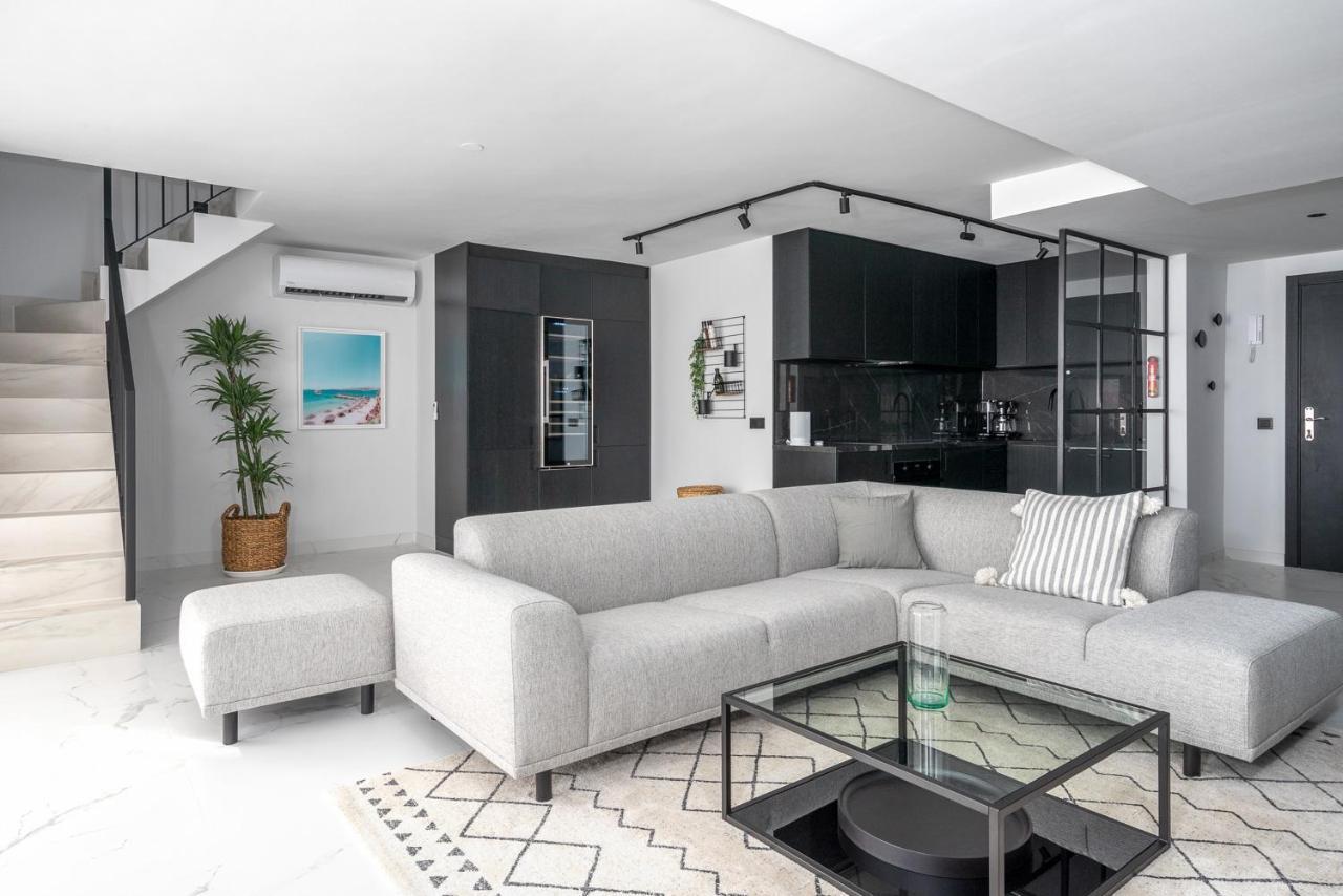 Unique Beachfront Rooftop In By Costarentals - Ref 59
