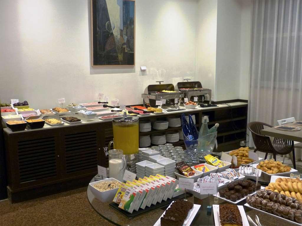 Rafaelhoteles Atocha 4*