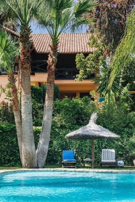 Exotic Tropical W/ Large Pool In Sotogrande! Villa San Roque (Andalucia)