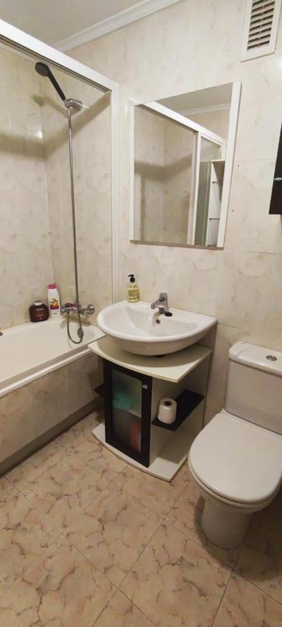 Apartamento Acogedor, Comunicado, Aparcamiento Gratis En L Calle *