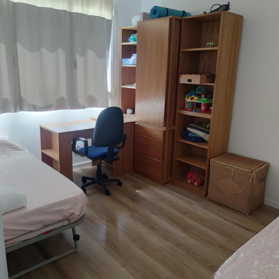 Close To The With Free Parking Apartment