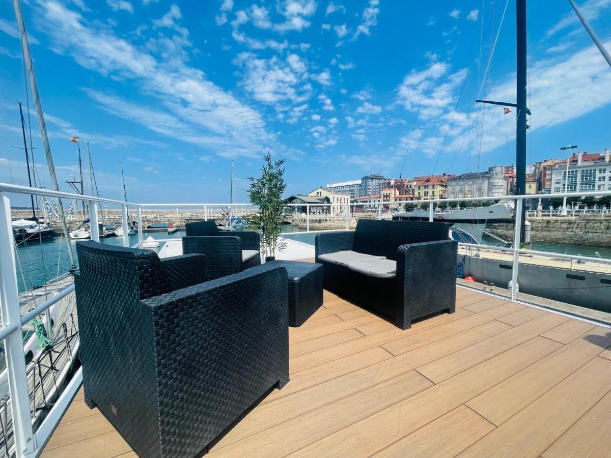 Botel Amsterdam Casa Flotante Gijon