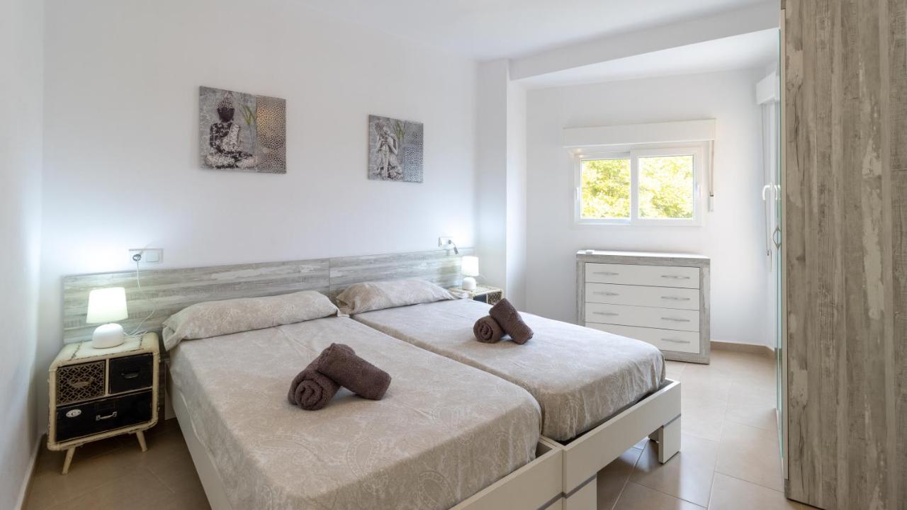 Modern 2 Bedroom 100 M From The Apartment *