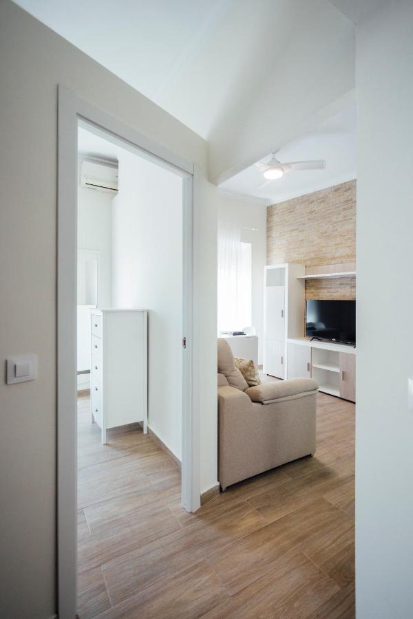 O&l San Luis Feel At In A Renovated * Sevilla