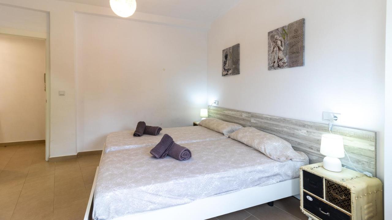 Modern 2 Bedroom 100 M From The Apartment