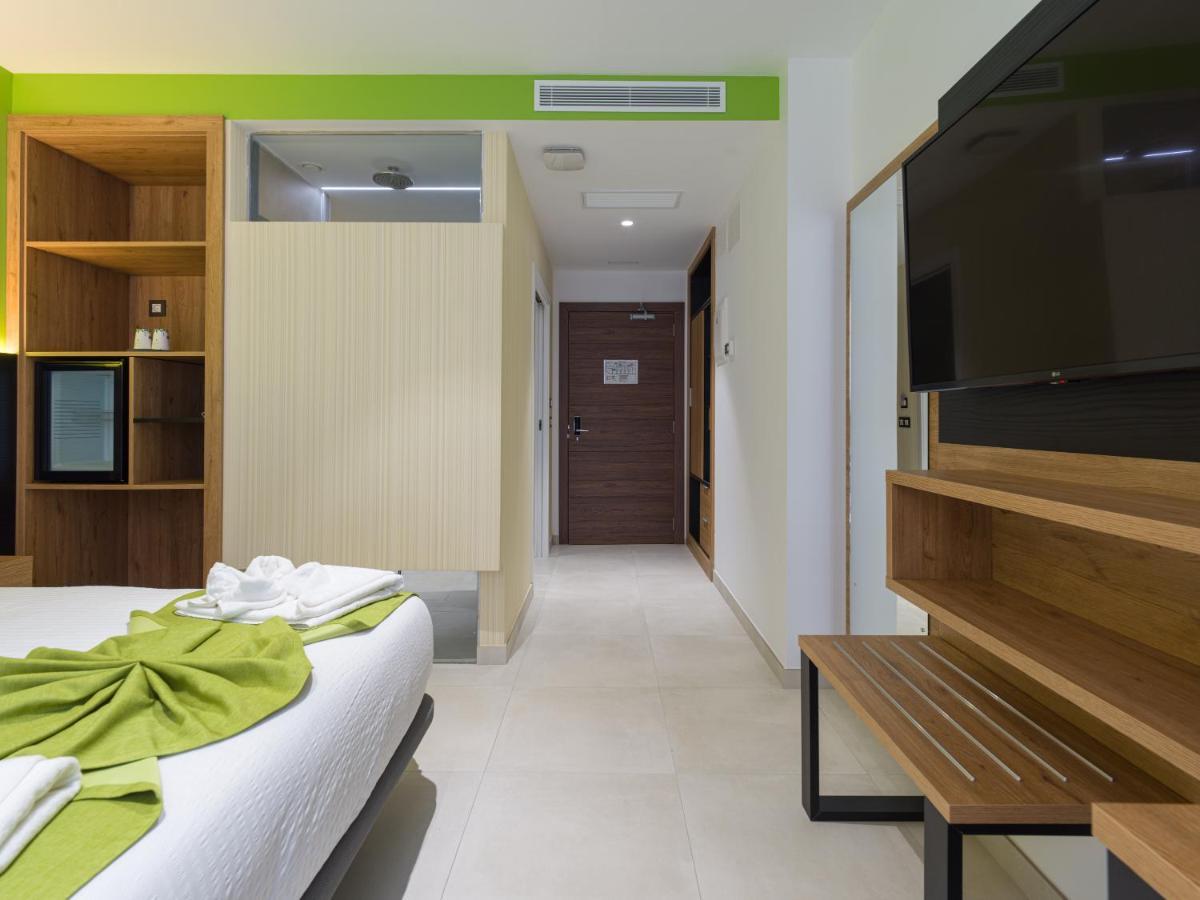 Mg Poniente Hotel