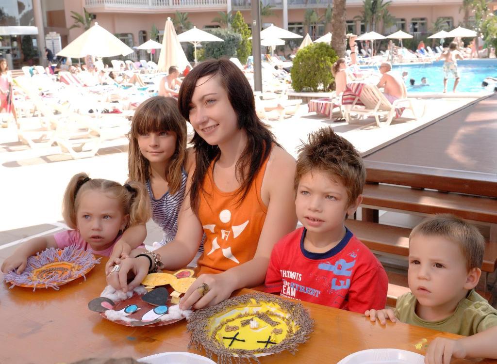 Apartahotel Dorada Palace 4*