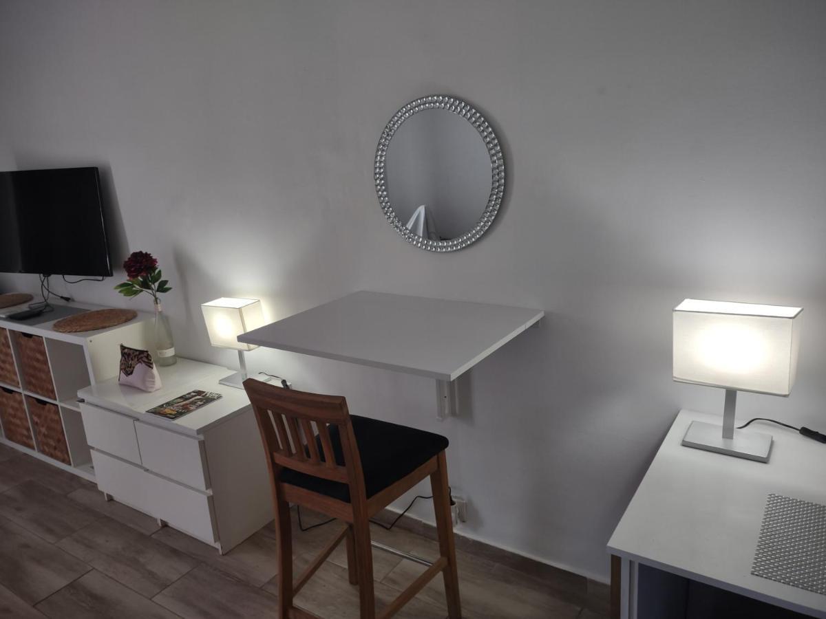 Apartment Puerto Banus Beachfront Retreat: Terrace, Pool & Tennis *