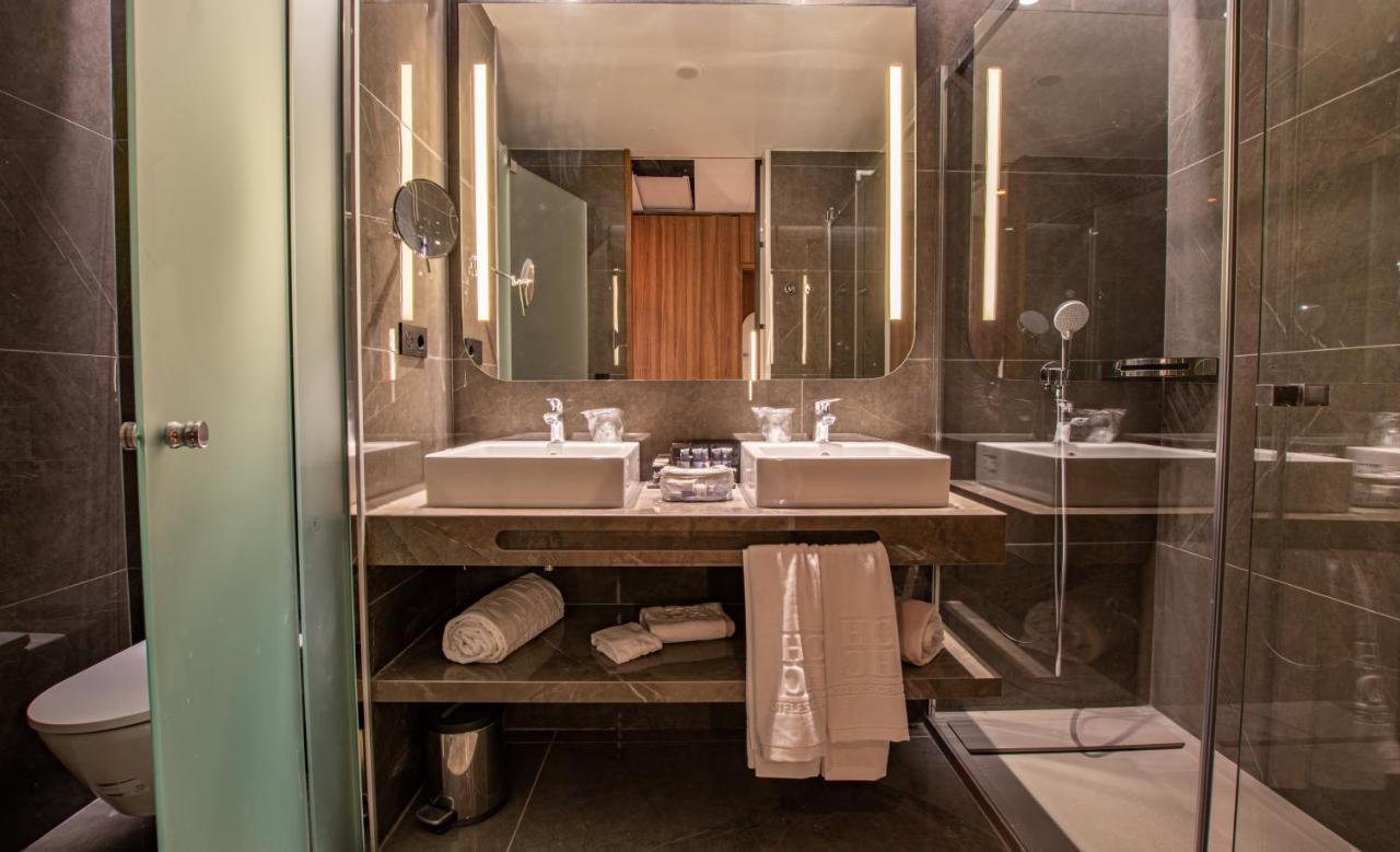 Giralda Center Hotel