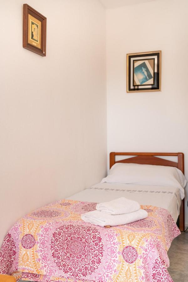 Sitges Beach Hostal *