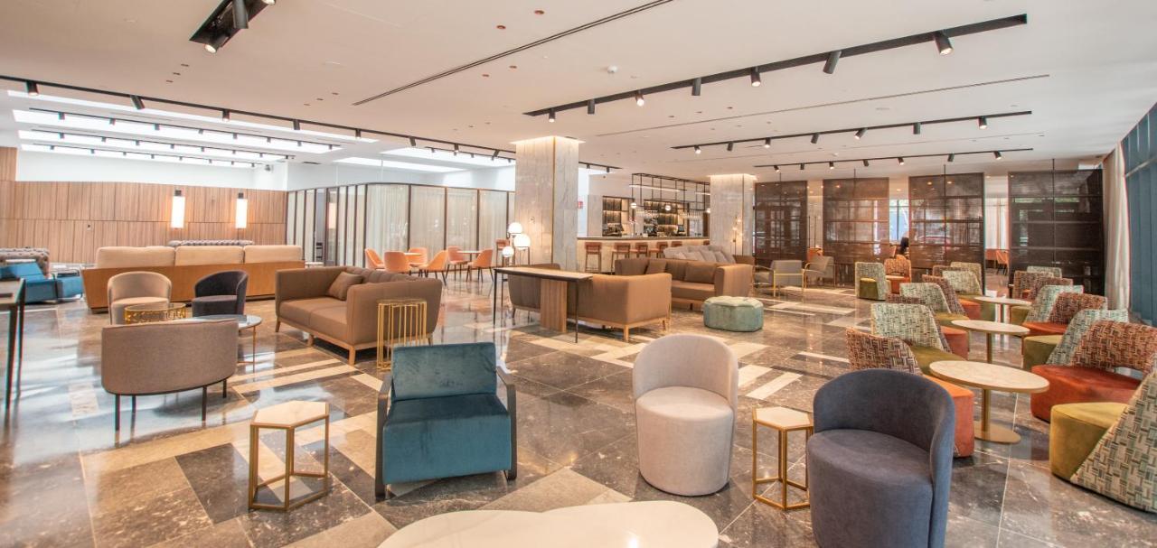 Hotel Giralda Center 4*